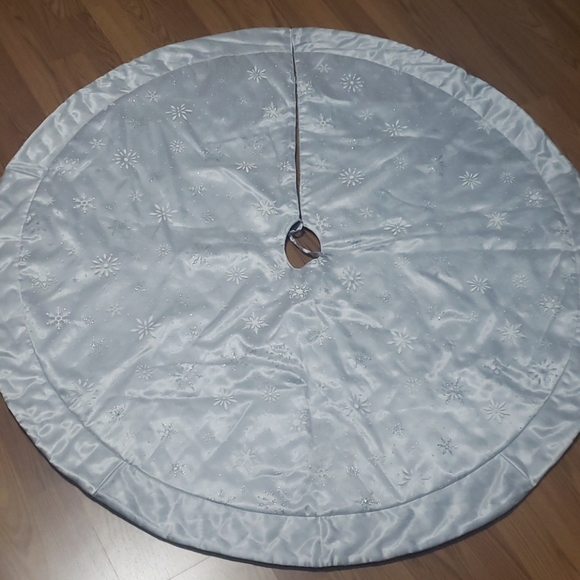 Martha stewart snowflake Christmas tree skirt - Picture 1 of 6